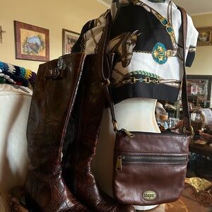 Amazing leather Born Crown Roxie Riding style Boots w/ leather Fossil crossbody
